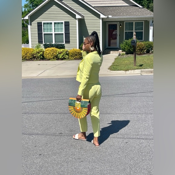 🤷🏽‍♀️She’s Live🤷🏽‍♀️ - Picture 6 of 17